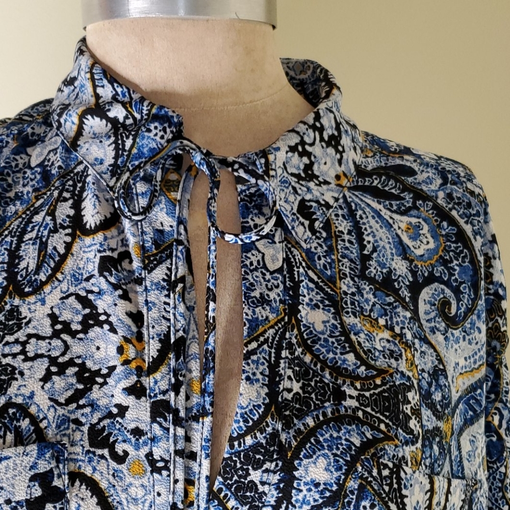 Blouse - Picture 2 of 8